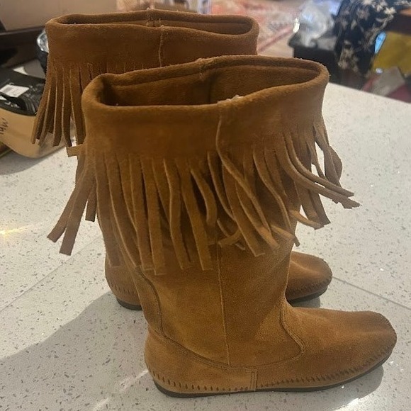 Minnetonka Shoes - Women's Minnetonka Brown Suede Fringe Moccasin Boots Mid Calf Casual  Size 8
